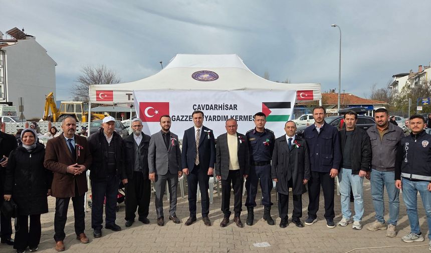 Kütahya Çavdarhisar’da Filistin Gazze için hayır çarşısı düzenlendi