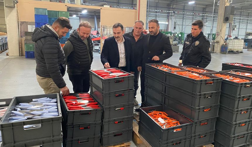 Kütahya Domaniç’te Kaymakam’dan bıçak fabrikasına ziyaret