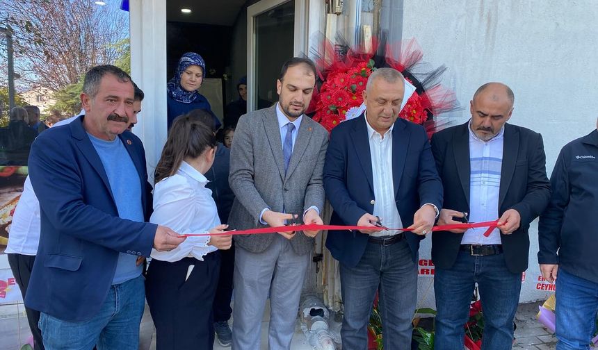 Kütahya Domaniç’te meydan fast food hizmete açıldı