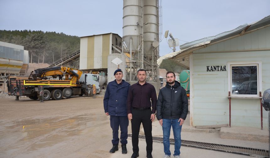 Kütahya Emet Kaymakamı Başkapan’dan beton tesisi ziyareti