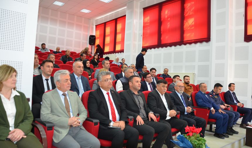 Kütahya Emet kaymakamı Emet çalıştayına katıldı