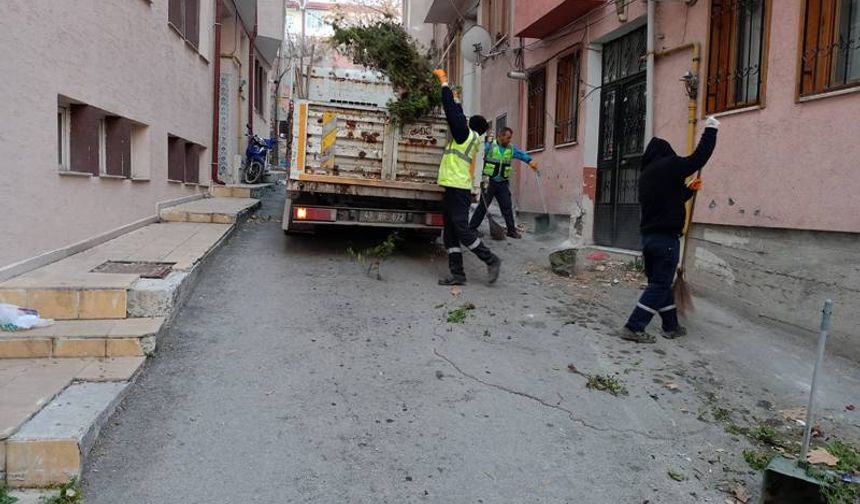 Kütahya Gazikemal Mahallesi’nde temizlik çalışması yapıldı