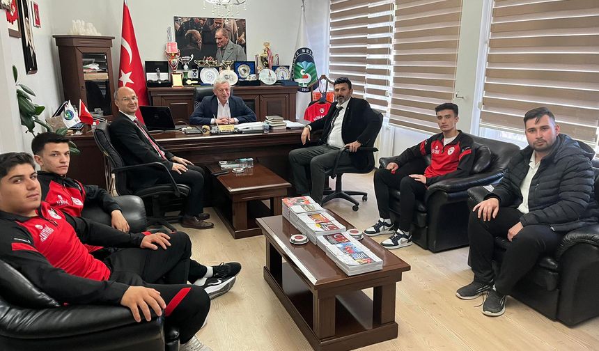 Şaphane FK’dan Şaphane Belediyesi’ne nezaket ziyareti