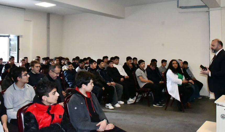 Kütahya’da “Hz. Peygamber ve Şahsiyet İnşası” konferansı