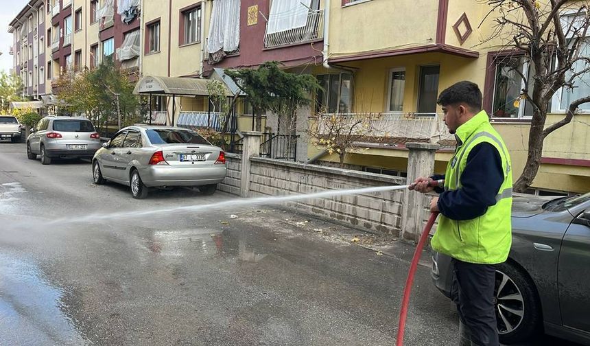 Kütahya’da Meydan ve Gaybi Efendi Mahallelerinde sokaklar yıkandı