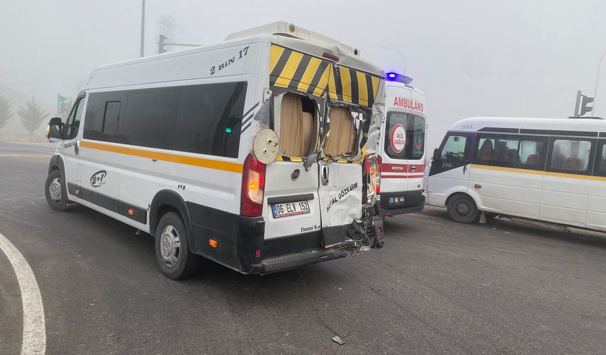 Afyonkarahisar’da zincirleme kazada 20 kişi yaralandı