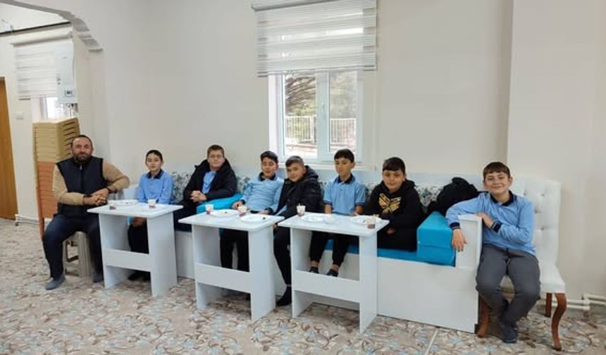 Kütahya Çavdarhisar’da öğrenciler kahvaltıda buluştu