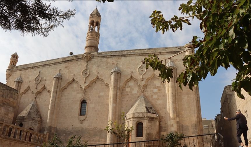 Fırfırlı Cami Şanlıurfa’nın tarihini yaşatıyor
