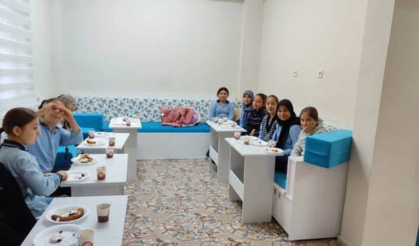 Kütahya Çavdarhisar'da  İHO haftalık kahvaltı ve zikir programı yapıldı