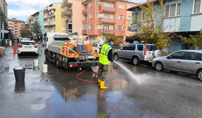 Kütahya’da Alipaşa Mahallesi’nde sokaklar yıkandı
