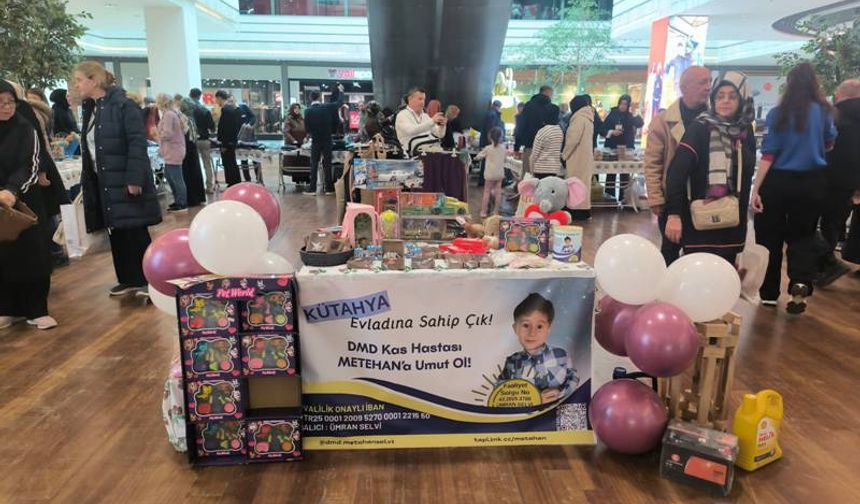 Kütahya’da küçük Metehan için düzenlenen yardım kermesi yoğun ilgi gördü