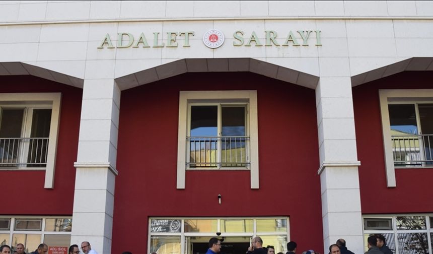 Manisa’da otizmli öğrenciyi merdivenden iten okul müdürü hakim karşısında