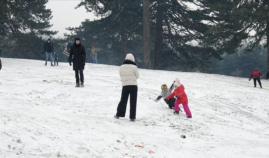 Edremit Körfezi'nde yaşayanlar, karın tadını Kazdağları'nda çıkardı