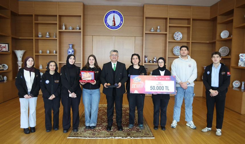 Kütahya DPÜ rektörü, TEKNOFEST’te ödül alan takımı ağırladı