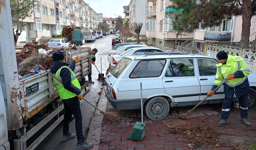 Kütahya Fatih Mahallesi’nde temizlik çalışması yapıldı
