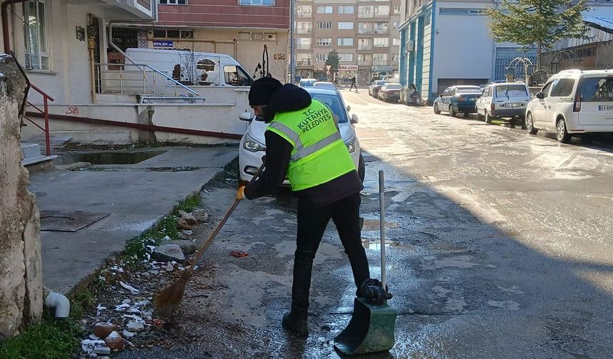 Kütahya Meydan mahallesinde temizlik çalışması