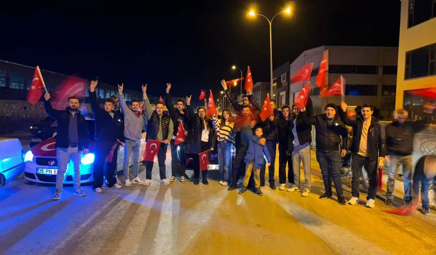 Kütahya Simav'da "Bayrak Yürüyüşü" yapıldı