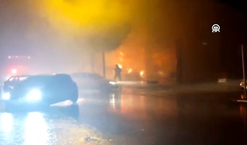 Manisa’da şarj istasyonunda elektrikli otomobil yandı