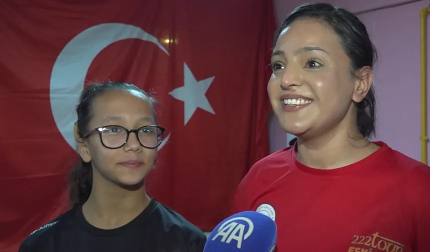 Doğuştan işitme engelli Berilsu’nun milli hedefi