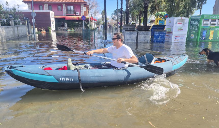 Manisa’da taşkın sonucu çiftliklerde mahsur kalan hayvanlar kurtarıldı