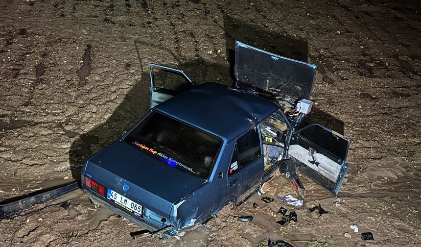 Uşak’ta iki otomobil çarpıştı: 5 yaralı