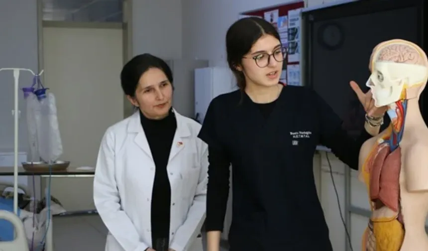 Eskişehir’de meslek lisesi sağlık personeli yetiştiriyor