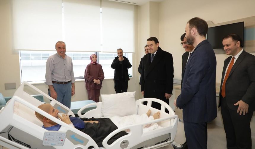 Kütahya Valisi Musa Işın’dan hastanede bayram ziyareti