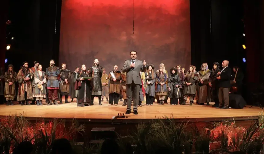 Kütahya’da “Devlet Ana” oyununa yoğun ilgi