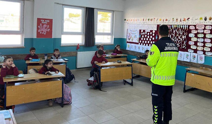 Kütahya’da Jandarmadan öğrencilere trafik eğitimi