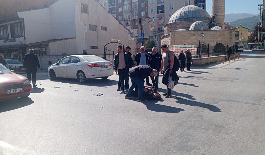 Kütahya’da otomobil ile motosiklet çarpıştı: 1 yaralı