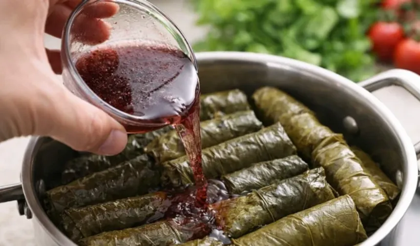 Sarmaları unutulmaz kılan detay: Suyuna ekleyin