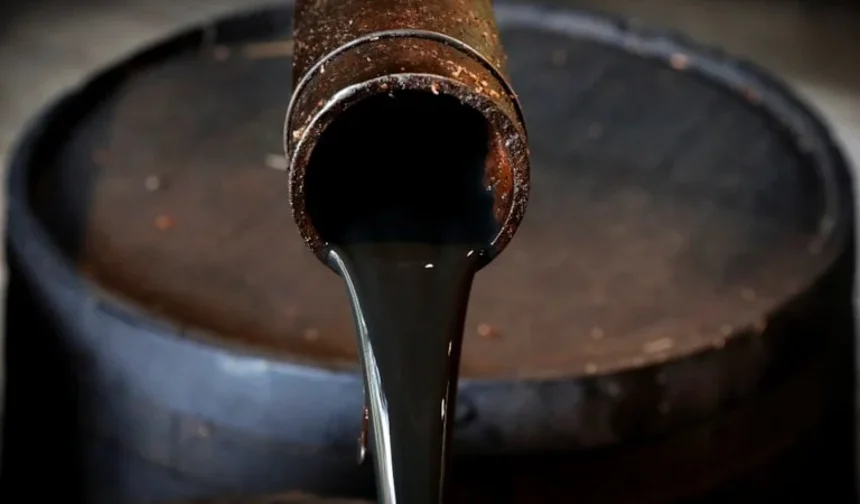 Küresel petrol arzında tarihi düşüş: 10 milyon varil azaldı