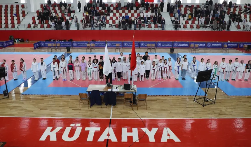 Kütahya’da minikler 23 Nisan’da tatamide buluştu