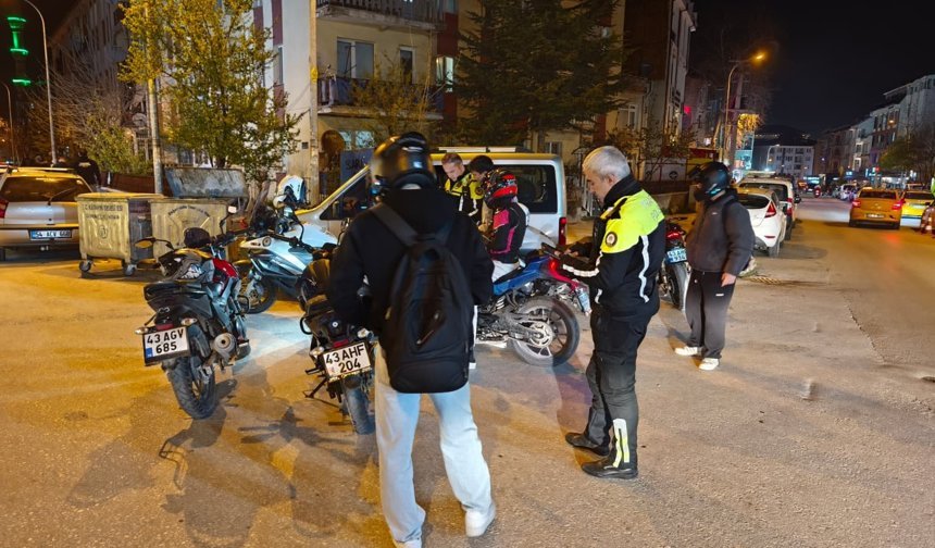 Kütahya’da motosiklet sürücülerine “yüksek ses” denetimi