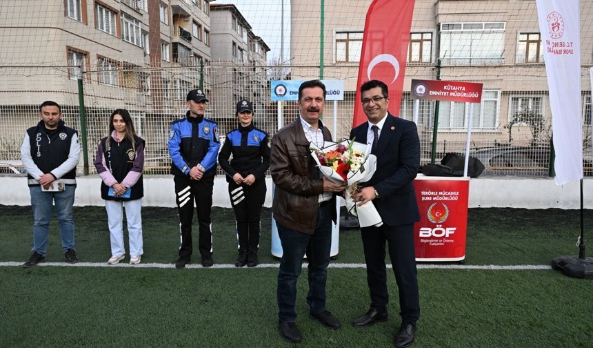 Kütahya’da Polis Haftası turnuvasında gençlerle buluşma