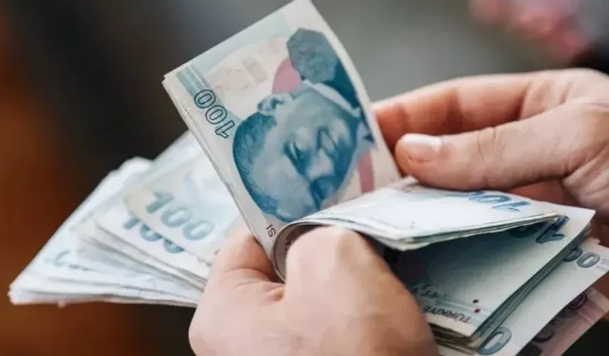 Yaşlı ve engelli aylıkları hesaplara yatırılmaya başladı