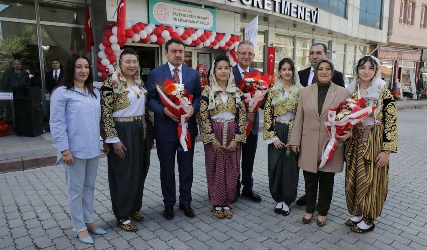 Kütahya Tavşanlı'da Öğretmenevi hizmete açıldı