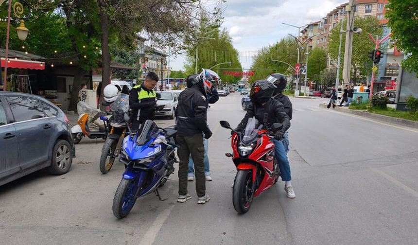Kütahya’da motosiklet sürücülerine yönelik denetim
