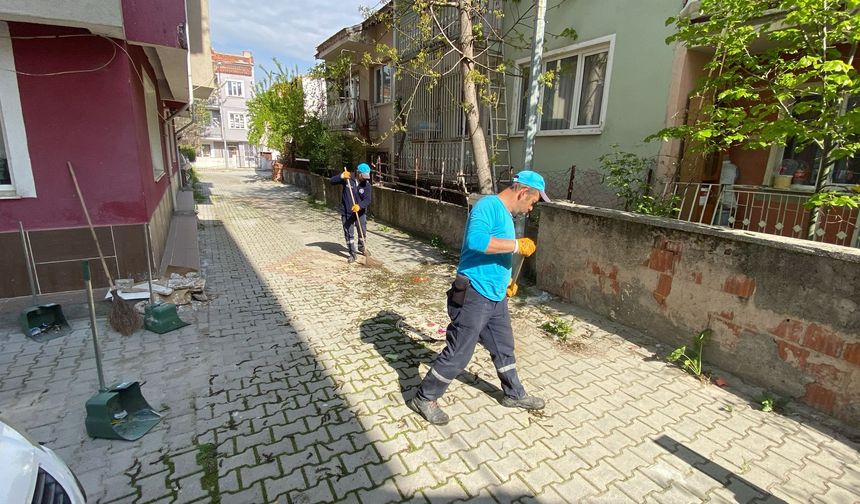 Kütahya’da temizlik ekiplerinin temizlik çalışmaları sürüyor