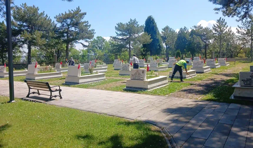 Kütahya’da Teyyare Şehitliği temizlendi