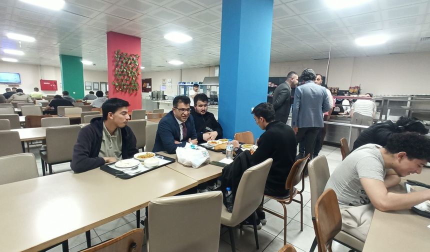 Öğrencilerle yemekhane hizmetleri değerlendirildi
