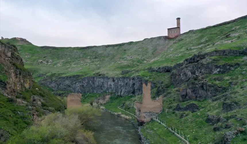 Tarihi Ani Köprüsü yeniden yükseliyor