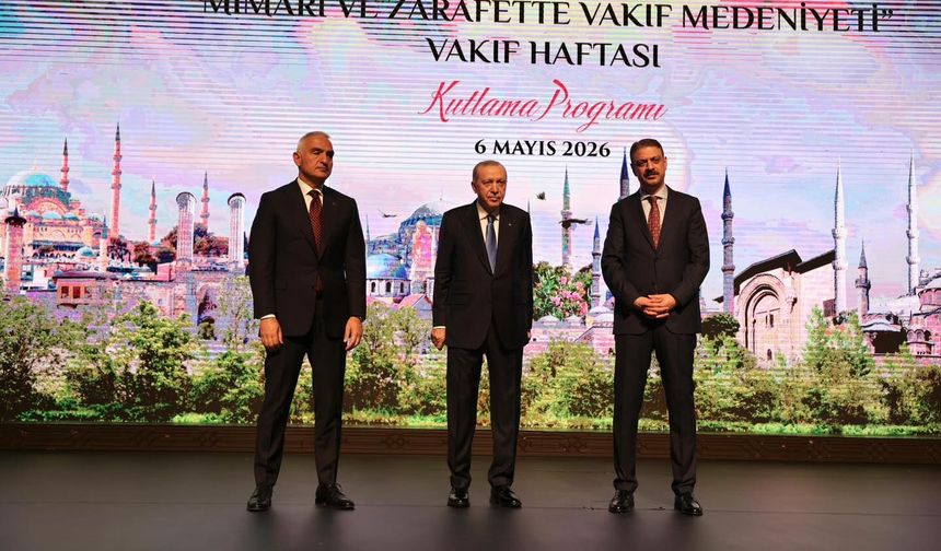 Vakıf Haftasında Tarihi Şamdan hediyesi