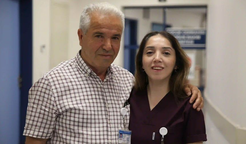 Babasının izinden gitti, şimdi aynı hastanede görev yapıyor