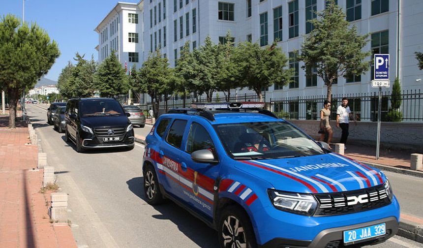 Denizli'de uyuşturucu operasyonu: 12 avukat gözaltına alındı