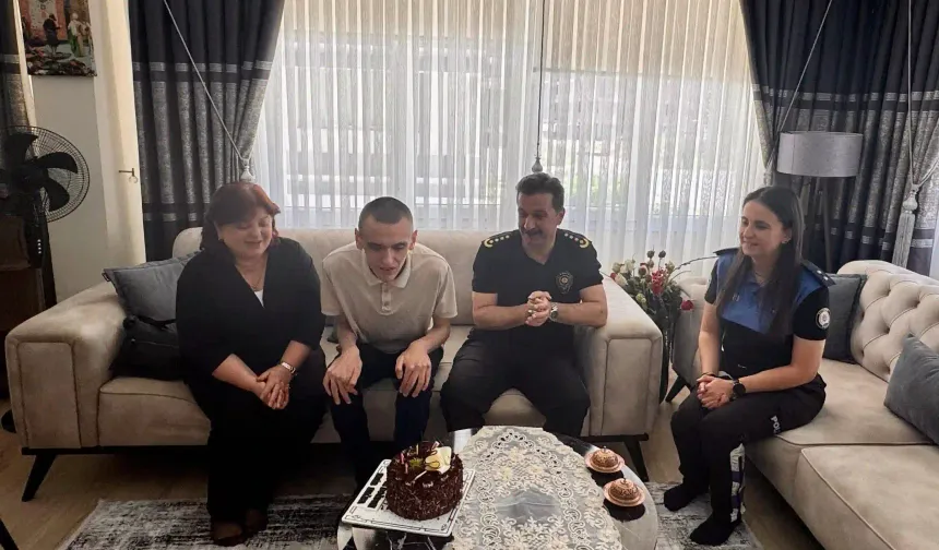 Kütahya Emniyeti'nden Emir Buğra'ya doğum günü sürprizi