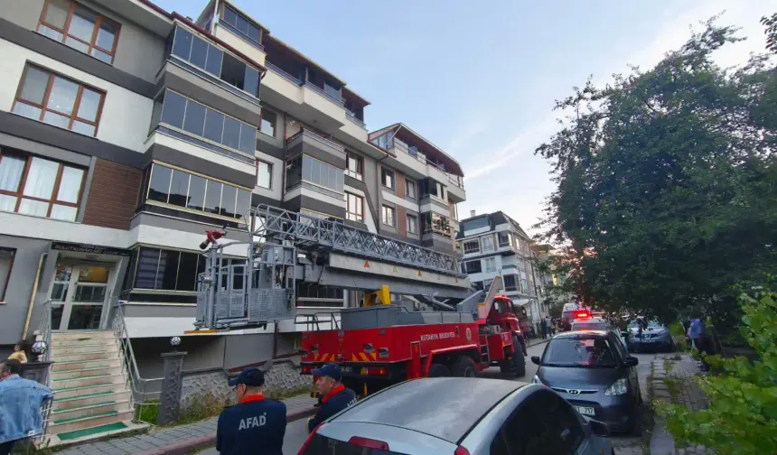 Kütahya’da bir apartman dairesinde yangın paniği