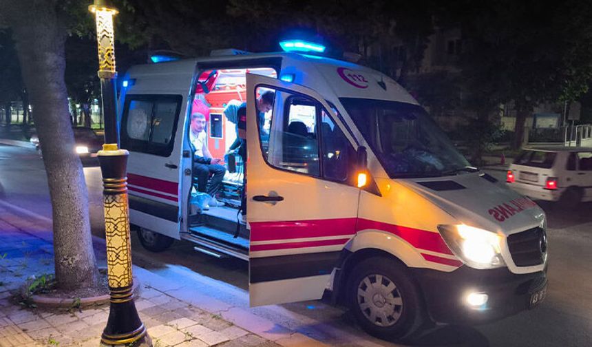 Kütahya'da kurye ile hafif ticari araç çarpıştı