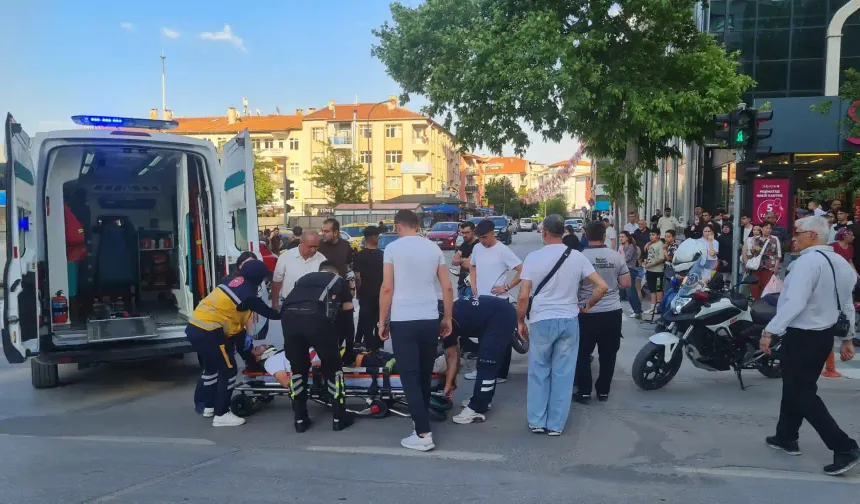 Kütahya’da motosiklet ve elektrikli bisiklet çarpıştı