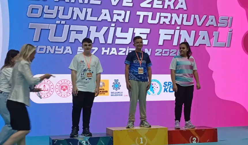 Kütahyalı öğrenci akıl ve zeka oyunlarında Türkiye birincisi